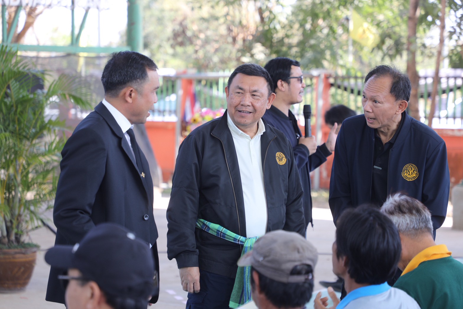 title - ชาวน้ำยืนเฮ ส.ป.ก. ขนทัพบริการถึงที่ ต.เก่าขาม ลดค่าใช้จ่าย ยื่นขอออกโฉนด - ปรึกษาปัญหากฎหมาย ครบจบในที่เดียว